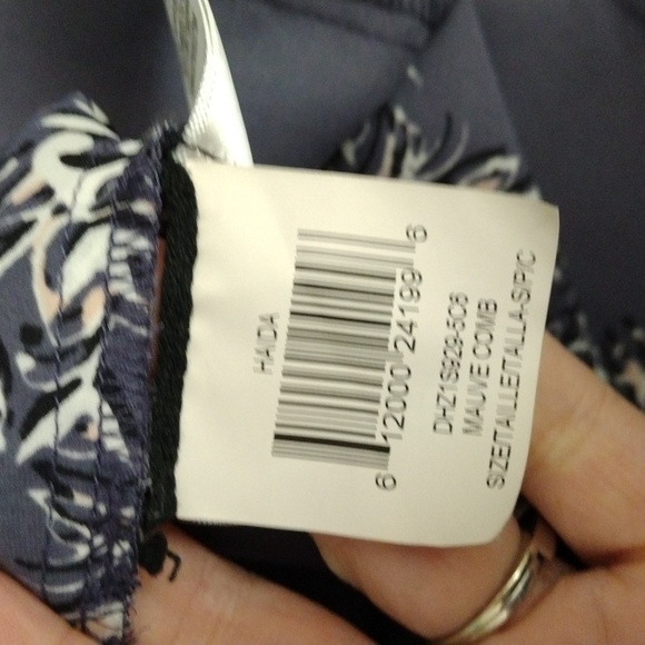 BCBG Max Azria Haidi Long Sleeve Silky Print Maternity Top size Small - Picture 13 of 15